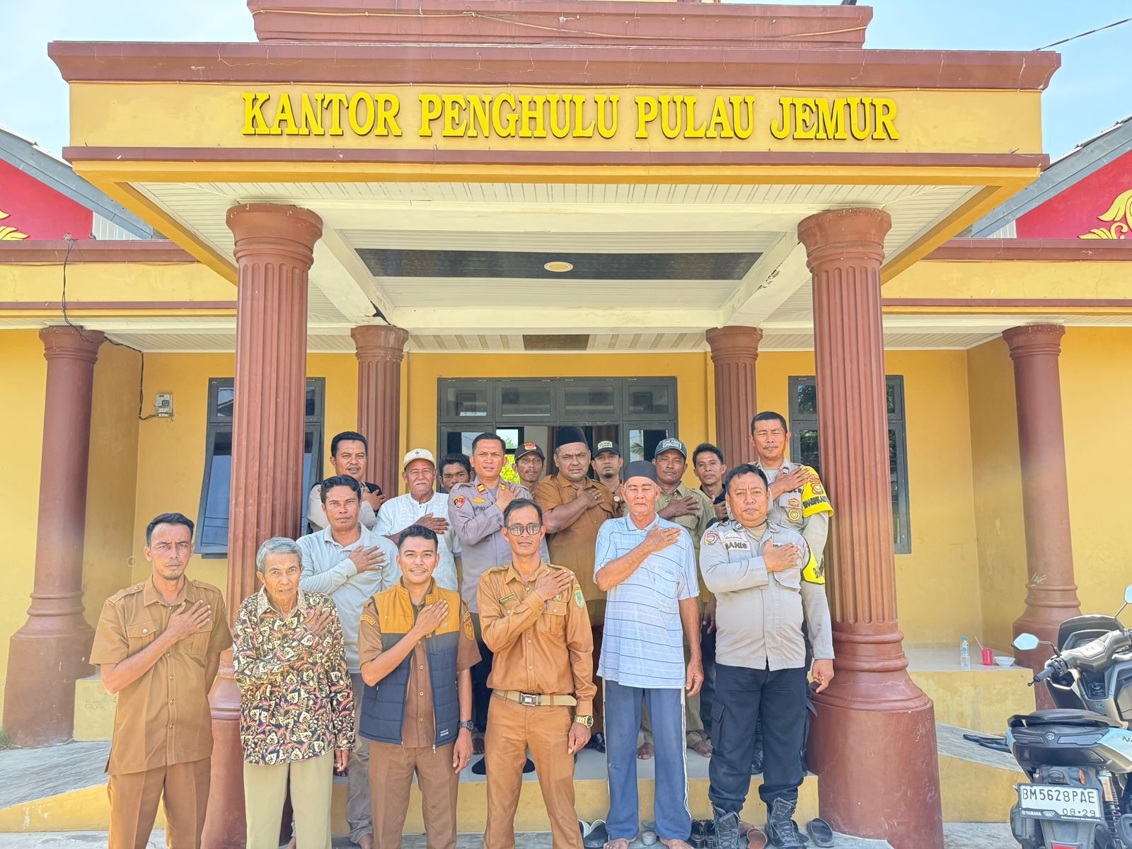 Kapolsek Panipahan IPTU Subiarto Tampubolon Sambangi Warga Pulau Jemur