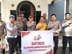 Menyambut HUT Bhayangkara ke‑80, Kapolsek Bangko Pusako Pimpin Langsung Bersihkan Gereja Advent Bangko Kiri